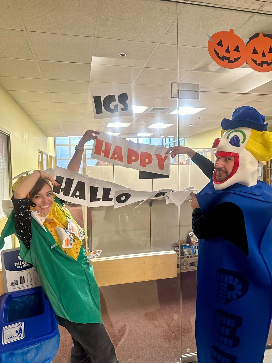 GlialSciences's tweet photo. IGS thrives on community! Our Halloween party brought members together, featuring a spooky data contest. ๐ Congrats to Jesse Zhan, our winner, and to Director Paul Tesar for best costume! ๐ #IGSCommunity #SpookyScience https://t.co/GO9sbj1BRv