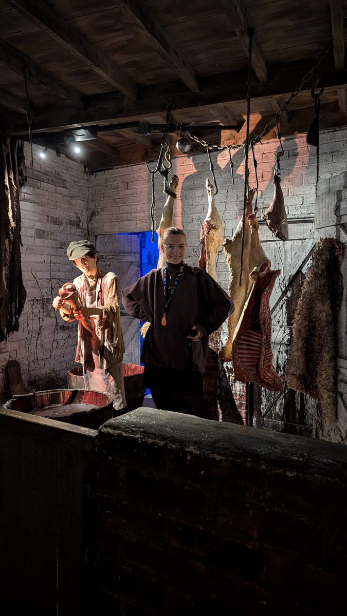 Working on a video about historical smells means overcoming my phobia of mannequins by getting up close and personal with John the butcher at work 🤢