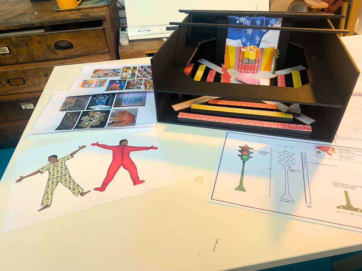 Stop what you're doing and take a moment to admire our beautiful set design for The Snowy Day 🤩 Designed by the fabulous Laura McEwan ❄