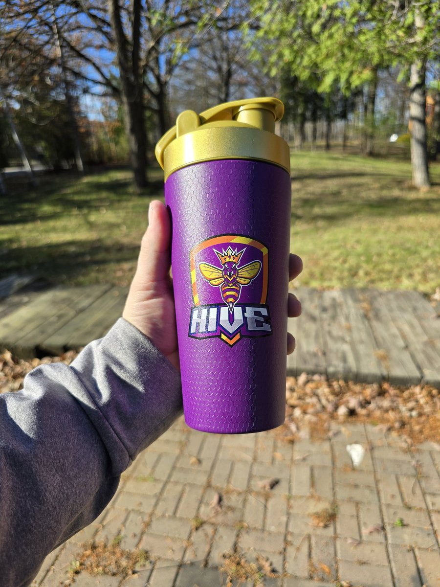 culver_nick's tweet photo. Got my #hiveszn stainless shaker. Thanks for the awesome design @SavinTheBees https://t.co/DNlyMQl6ef