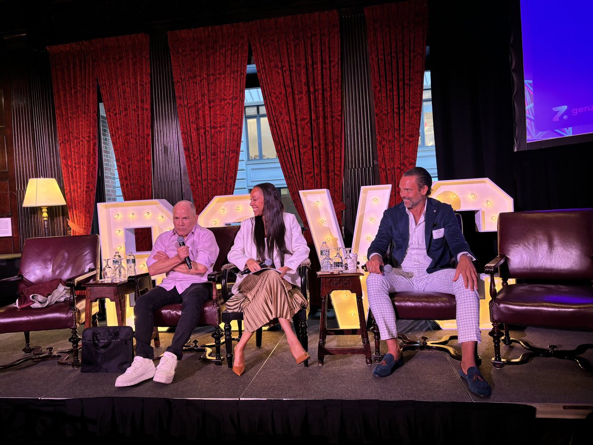 bloccelerate's tweet photo. An insightful discussion on the future of global capital markets just wrapped up!

Panelists: Jack Selby (Thiel Capital) &amp; @realmichaelloeb (@LoebNYC)

Moderator: @NValentineTV (@MilkenInstitute)

They shared their takes on the trends to watch in the years ahead. https://t.co/GTkk2RLnuC