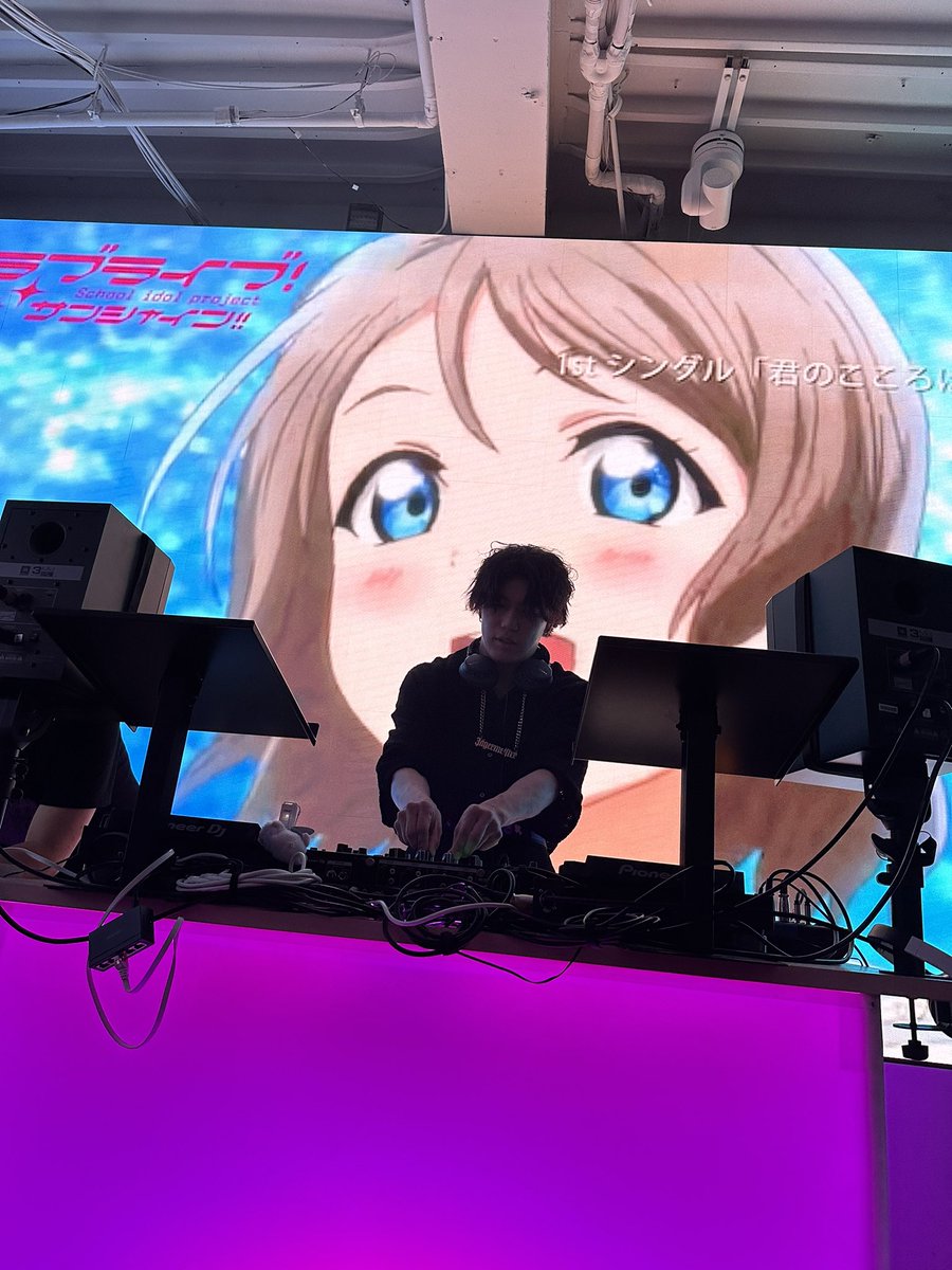 wizard02's tweet photo. きゃーー、けいありー
#anitech https://t.co/Igdyz8AGol