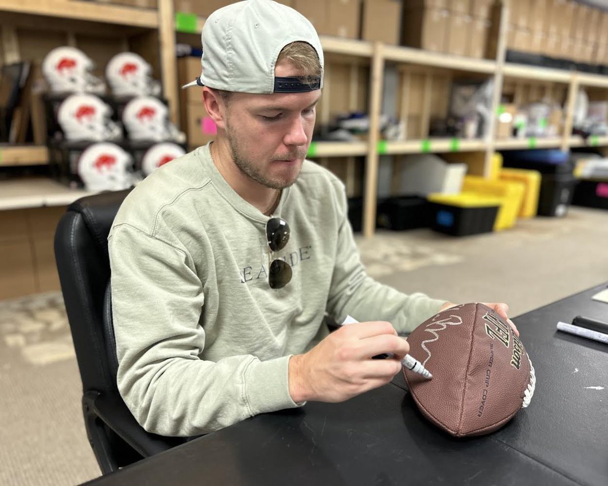 GIVEAWAY ALERT ‼️ 

Tyler Bass Signed Football 🏈 🖌️

Here’s How to Enter ⬇️

✅Follow Our Page
✅Follow <a href="/TSEBuffalo/">Total Sports Buffalo</a> 
✅Like and Repost

Winner Chosen Tomorrow Night

Good Luck 🤞 #BillsMafia 
As Always #GoBills 🦬