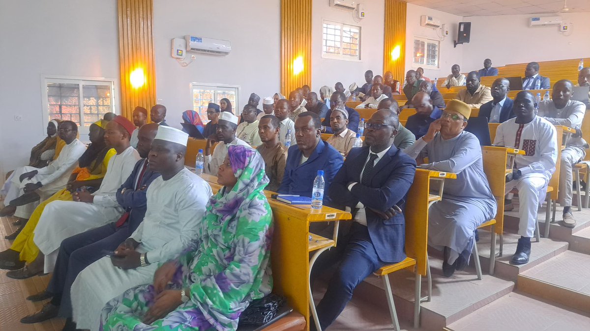 L'ENA a célébré la rentrée officielle du Master 2 en Management de Projets et Programmes, en partenariat avec l'Université Senghor d'Alexandrie. Ce master vise à former les cadres en gestion de projets et à renforcer leurs compétences managériales.