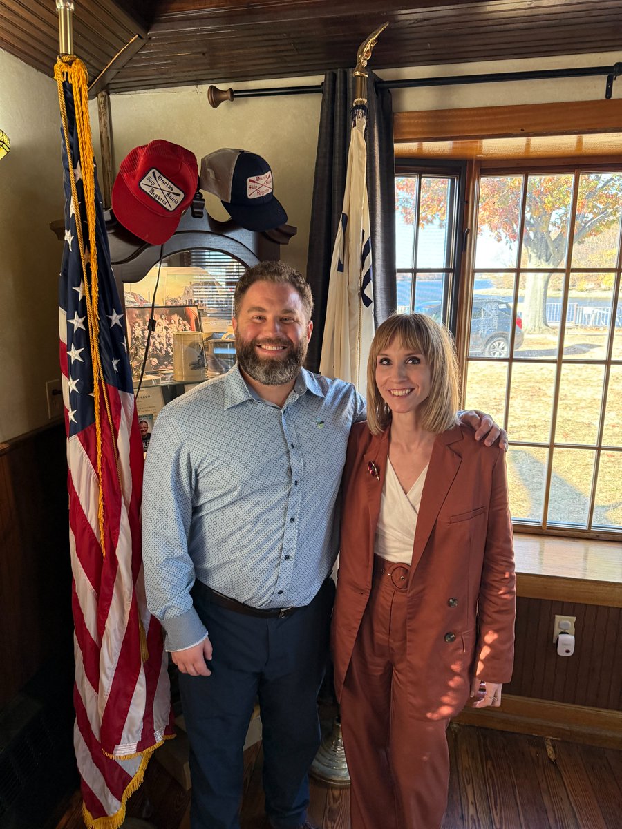 Members of #AE2 had a wonderful time at yesterday's US Offshore Seven Seals Award Reception in Burlington, celebrating the achievements of employers working with the Nat Guard and Reserve. Congratulations to the awardees and thanks to <a href="/The_USO/">USO</a> for hosting!