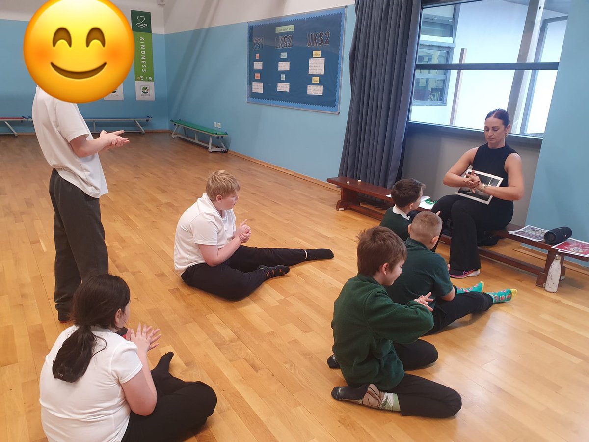 Bridgeview_Hull's tweet photo. #Tyneclass took part in learning a Hindu style dance to learn about and celebrate #Diwali. One pupil said “the turtle is my favourite pose (hastas)”. https://t.co/apTWPeCIFU