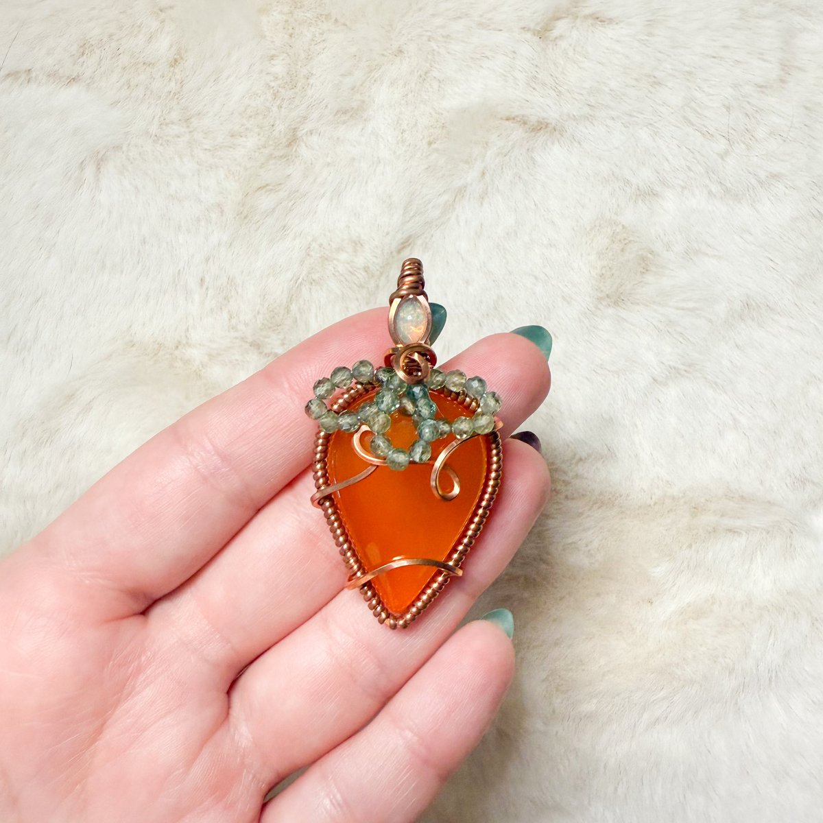 mildhippie's tweet image. The 3 carrot pendants for todays shop update 🧡🥕

make sure you set an alarm so you don’t miss out!

5pm pst / 6pm mst / 7pm cst / 8pm est