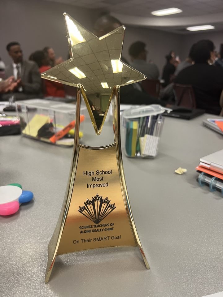It was a BIG week for our Biology department! Two trophies and a lot of hard work behind it! Congratulations and keep up the good work! We see you! #AldineImpact #FalconProud 🏆🏆