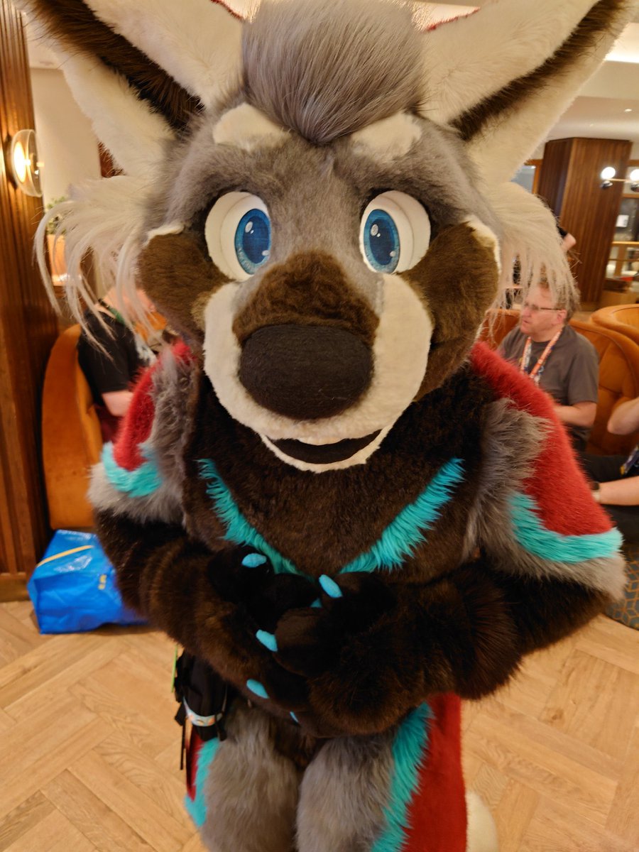 titanpandaroo's tweet photo. *psst* notveryathletic on bsky~
#FursuitFriday https://t.co/cJWDez4D0M