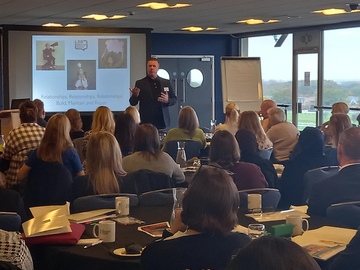 On Wednesday, we held our annual Surrey Virtual School Conference. The day was a huge success, thanks to incredible presentations from <a href="/Markfinnis/">L30 Relational Systems</a>, <a href="/PVanWalwyk/">Paul Van Walwyk</a> and <a href="/Luke_Rodgers/">Luke Rodgers BEM</a>, plus a wonderful performance of 'Belongings', by <a href="/tangledfeet/">Tangled Feet</a>.🧵1/2