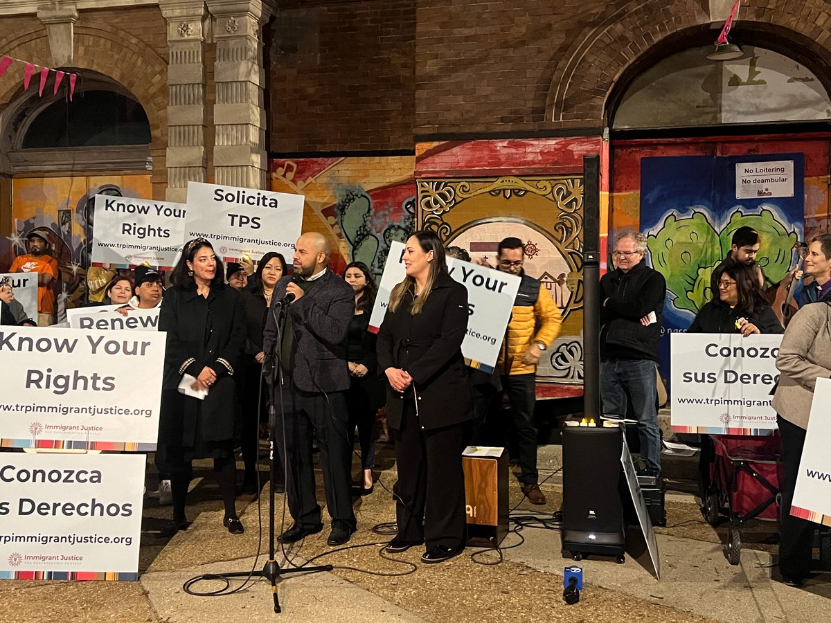 ChicagoCIRR's tweet photo. Yesterday, The Committee on Immigrant and Refugee Rights joined the Immigrants and Allies gather in Unity Press Conference to empowering our communities of Know Your Rights! https://t.co/RcShSqb3Oy