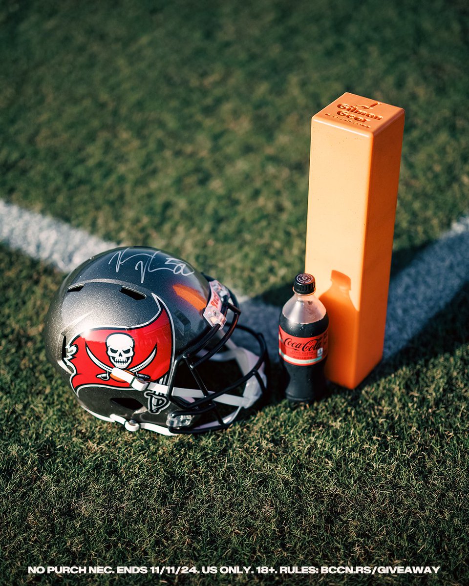 Buccaneers's tweet image. Leading ALL nose tackles in sacks 💪 Who wants a signed @VitaVea mini helmet?

Repost &amp;amp; follow for a chance to win ⬇️