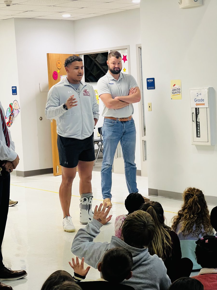 tricelementary's tweet photo. Exciting to have @Kaylebwagner , @NubAbility, and Coach Alderman here to speak  to our 3rd graders today as we kick off our coin drive for NubAbility and their camps. @SIU_Football https://t.co/PawSLN7zpE
