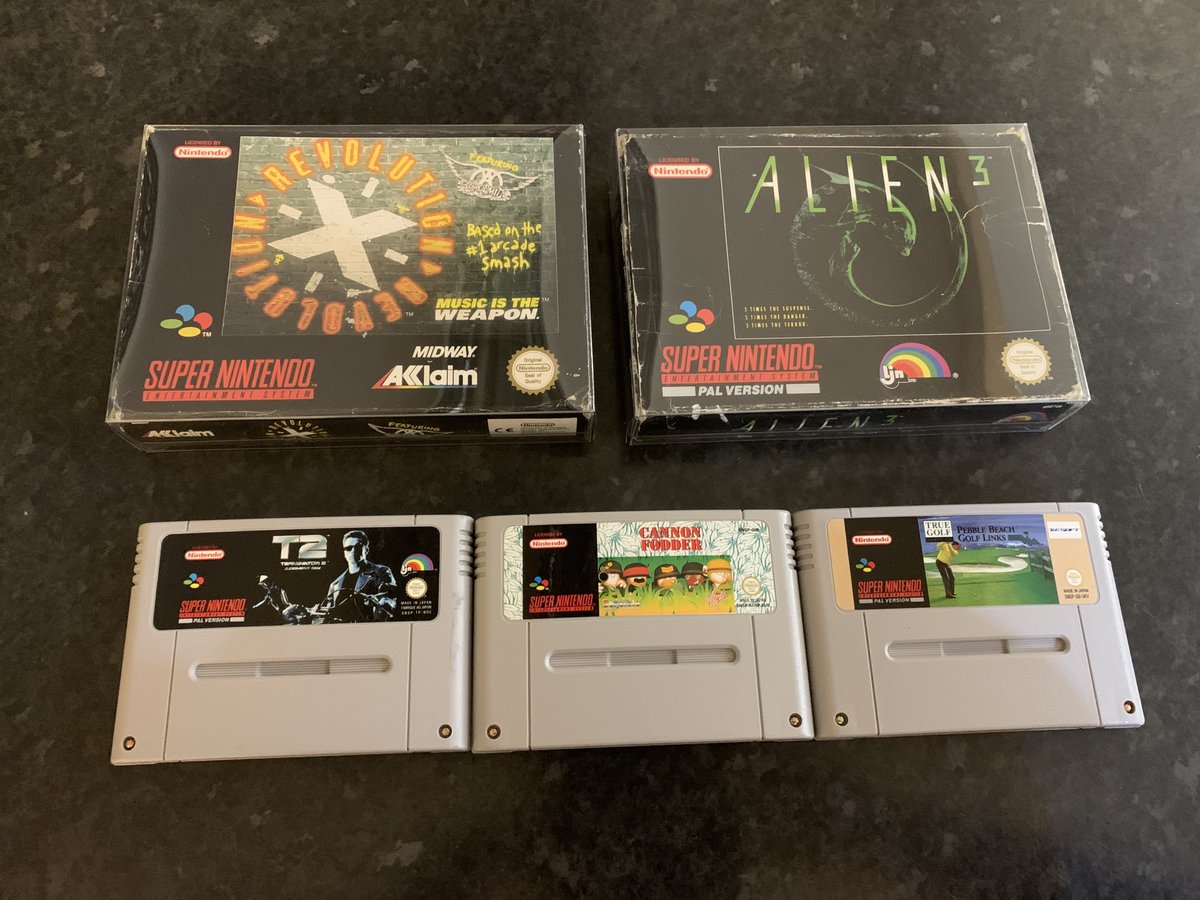 TheRetroHunter tweet media