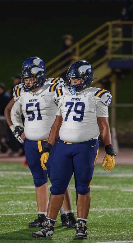 GabeRob2008's tweet image. Junior regular season highlights
Pittsburgh Central Catholic
6’2 280 OL
6A Section Champions
hudl.com/v/2QeUE4
@PCC_FOOTBALL @CoachLehmeier @timothysasson
@WPIAL_Insider
@wpialsportsnews
@PghSportsNow
@PRZPAvic