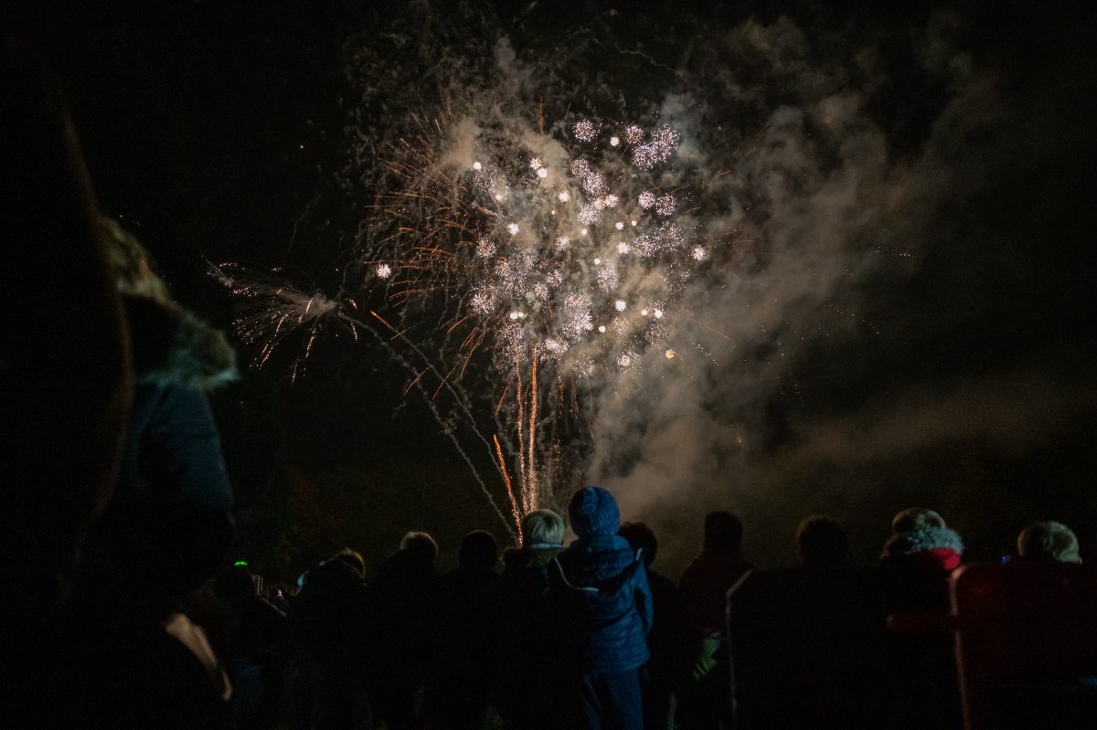 aldwickbury's tweet photo. Thank you to everyone involved in making this spectacular event happen - AFA for organising the event, our catering team for serving fantastic food, our estates team who put on the incredible display and our staff volunteers who supported the event!

#AldwickburyCommunity https://t.co/8ERrKoDLv2