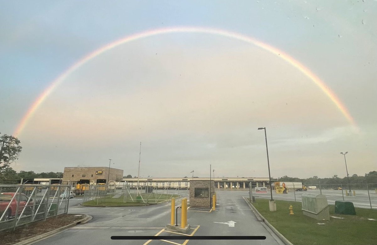 What a gorgeous view out of Savannah! Finish the week strong, #TeamEstes 🌈