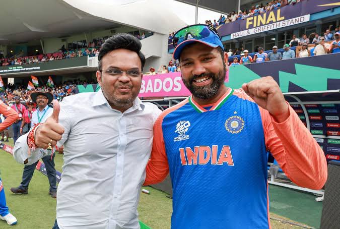 ๐๐ฎ๐ฌ๐ก๐ข๐ข๐ขโดโต (@rushiii_12) on Twitter photo ๐จBCCI ON ROHIT SHARMA TEST CAREER :
"BCCI is not thinking about Rohit's Test career right now BCCI has full faith in Captain Rohit Sharma's leadership and batting."
The owner of ICT <a href="/ImRo45/">Rohit Sharma</a> ๐๐๐ผโโ๏ธ ๐จBCCI ON ROHIT SHARMA TEST CAREER :
"BCCI is not thinking about Rohit's Test career right now BCCI has full faith in Captain Rohit Sharma's leadership and batting."
The owner of ICT <a href="/ImRo45/">Rohit Sharma</a> ๐๐๐ผโโ๏ธ