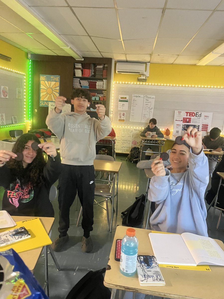 Celebrating a (very real and not at all made up ) holiday created by <a href="/mrs_kbucchio/">MrsKBucchio</a> in ELA 10 today… BOOKIES AND COOKIES DAY🍪📚🍪🎉🥳 #mineolareads