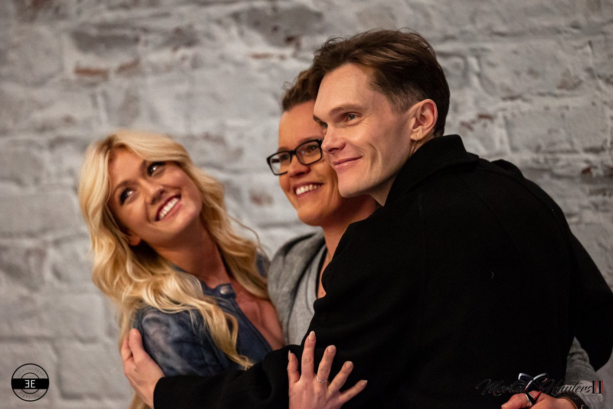 Ent_Event's tweet photo. #Throwback Photo Ops with Kat & Luke at Mortal Hunters II, April 2023.
➰ Mortal Hunters IV | 26.-27. April 2025 | Maritim Düsseldorf | https://t.co/2X1b5IG5X7
#shadowhunters #shadowhunterscon #shadowfam #mortalhunters #mortalhunterscon #smile #angels @LukeBaines @Kat_McNamara https://t.co/URq4rMK9bI