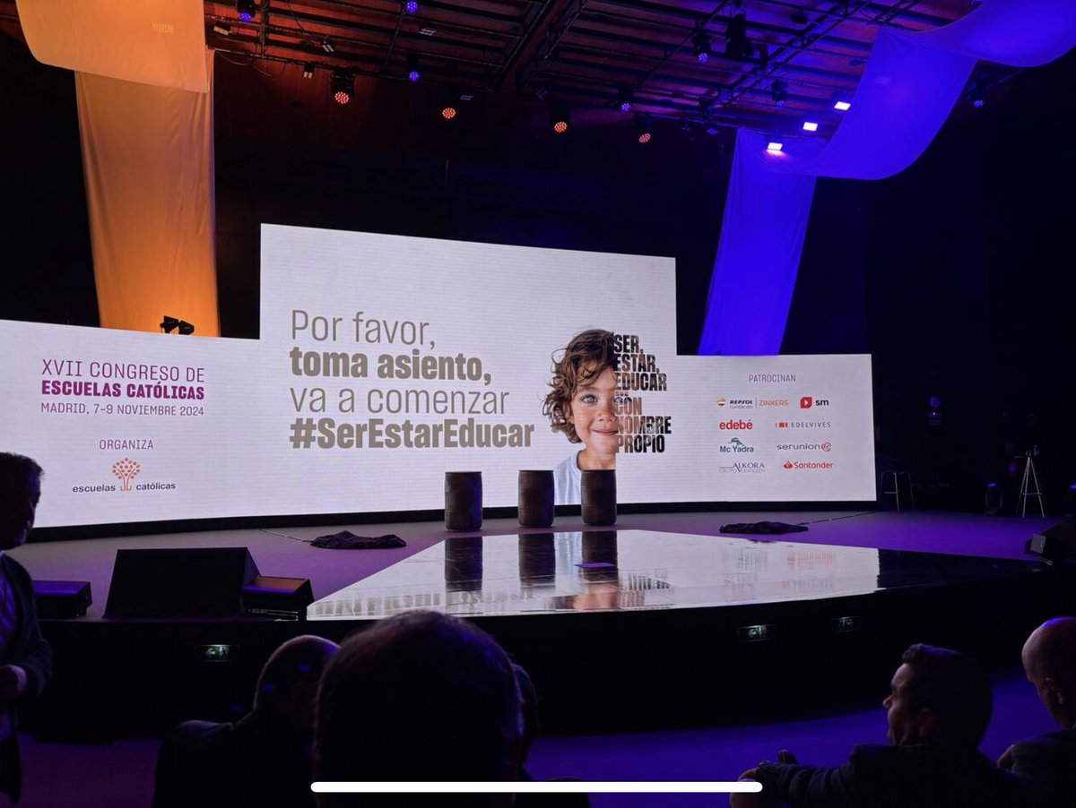 Ayer asistí a la inauguración del XVII Congreso de <a href="/ecatolicas/">Escuelas Católicas</a> «Ser, estar, educar… con nombre propio».¡Enhorabuena por esta nueva edición, que reúne estos días en Madrid a más de 2.000 educadores!