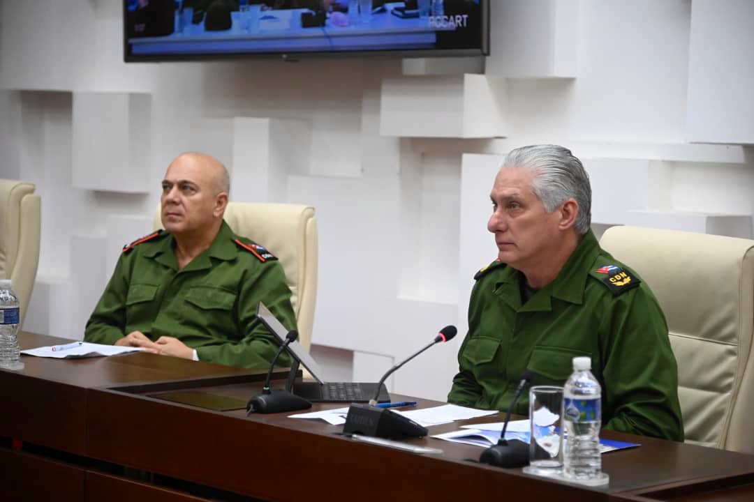 No hay descanso hasta que todo esté encaminado
La dinámica para la recuperación inmediata nos involucra a todos, la insistencia en los más necesitados sigue siendo prioridad de la <a href="/PresidenciaCuba/">Presidencia Cuba 🇨🇺</a> 
#UnidosXCuba #AduanadeCuba