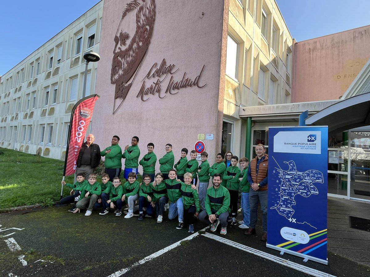 Une tenue de sport pour chaque élève de la section rugby. Un grand merci aux sponsors <a href="/BanquePopulaire/">Banque Populaire</a> agence Guéret La Marche et @sport2000guéret.
#appartenance
<a href="/aclimoges/">Académie de Limoges</a> <a href="/Dsden23/">DSDEN de la Creuse</a> <a href="/RCGC23/">RCGC</a>