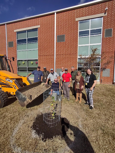 BristolTwpSD's tweet photo. After careful review of hundreds of applications, NASA selected Keystone Elementary School to receive a ‘Moon Tree’ seedling to plant! Seedlings flew around the Moon on the agency’s Artemis I mission in 2022. 🌕🌳 #moontrees #btsdtigers @forestservice https://t.co/zba3uK6bN7