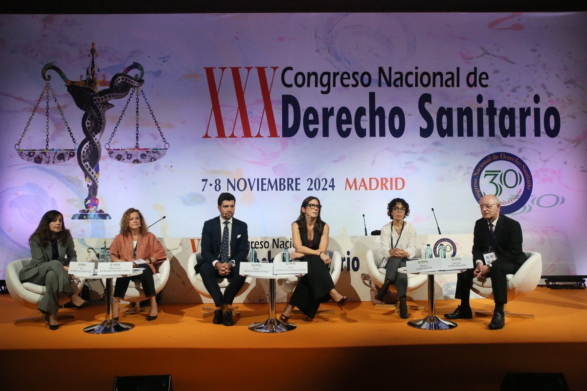 aeds_es's tweet photo. 🔵 Se inaugura la Tertulia Médico-Jurídica patrocinada por #PROMEDE titulada "El daño moral autónomo propio de la responsabilidad sanitaria. Estado actual y modelos de valoración" en la Sala Plenaria del XXX Congreso Nacional de #DerechoSanitario.
Modera María Rodríguez de Alba Galofre, Directora Médica de Responsabilidad Sanitaria en PROMEDE. #30DerechoSanitario 👇