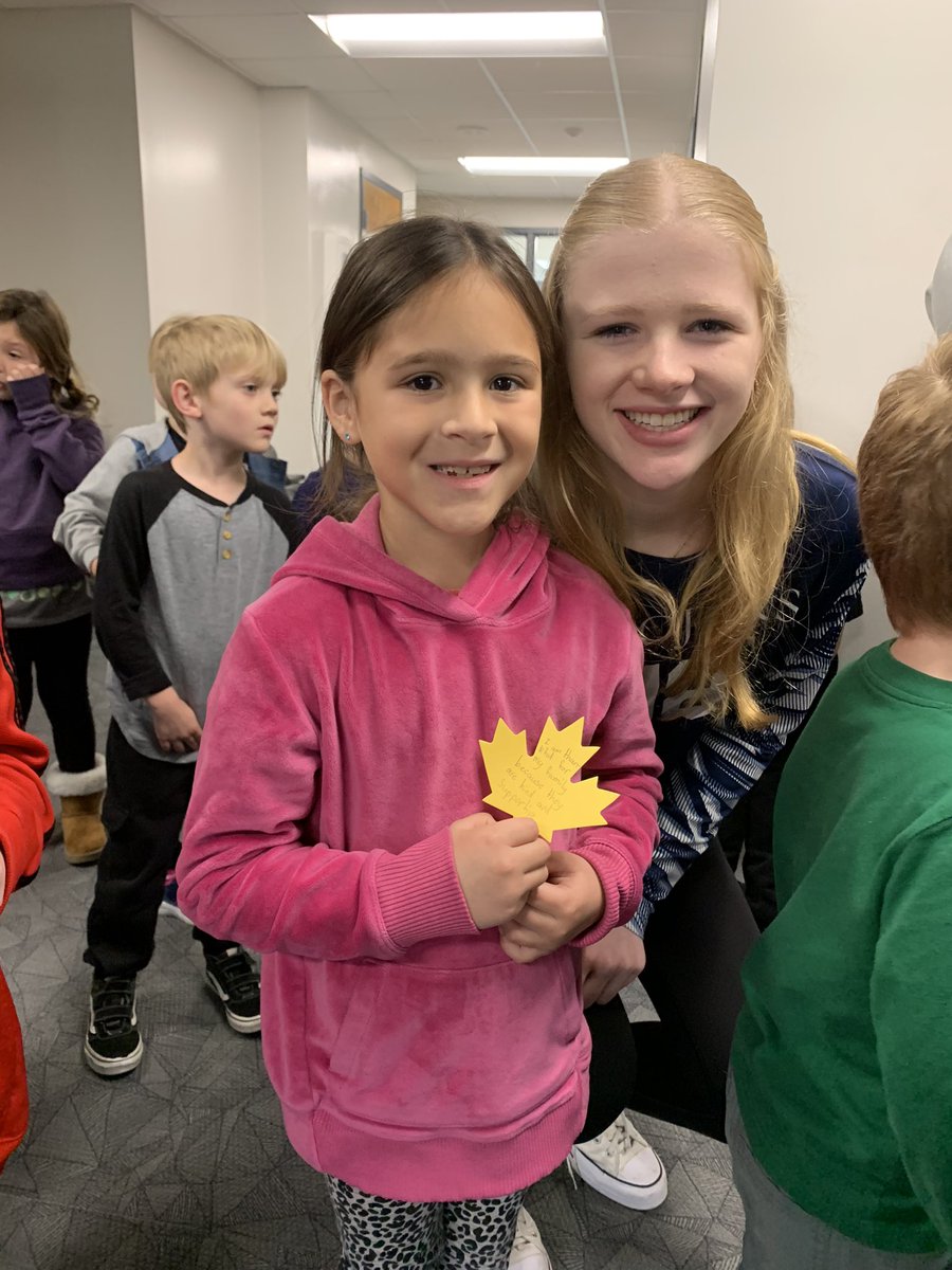 HKellyCG's tweet image. Stop 3 on our Bus of Fun adventure: Algonquin Road School Fox River Grove🚌 These Trojans are thankful! 🍂 @RySlatts