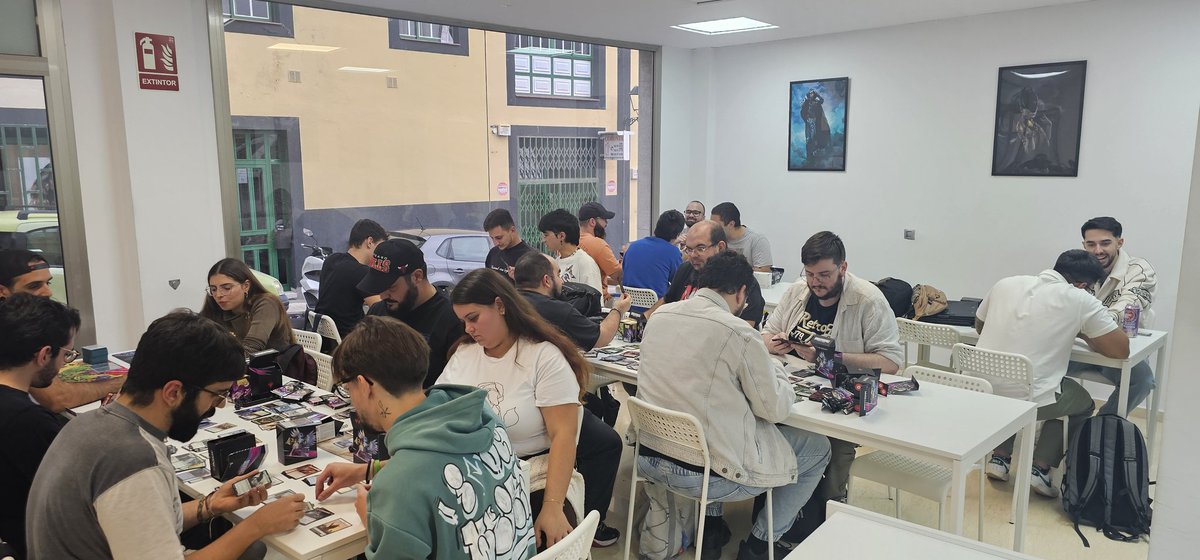 MTGCanarias's tweet photo. Hoy acontece la Presentación oficial de la nueva colección de Magic: The Gathering, Cimientos.

Hay mucha ilusión puesta hoy, nuevas y nuevos duelistas, personas dispuestas a enseñar y ayudar (mentores), mucho trabajo detrás para que todo salga correctamente.

¡A disfrutar! https://t.co/Z8RTYkkbaQ