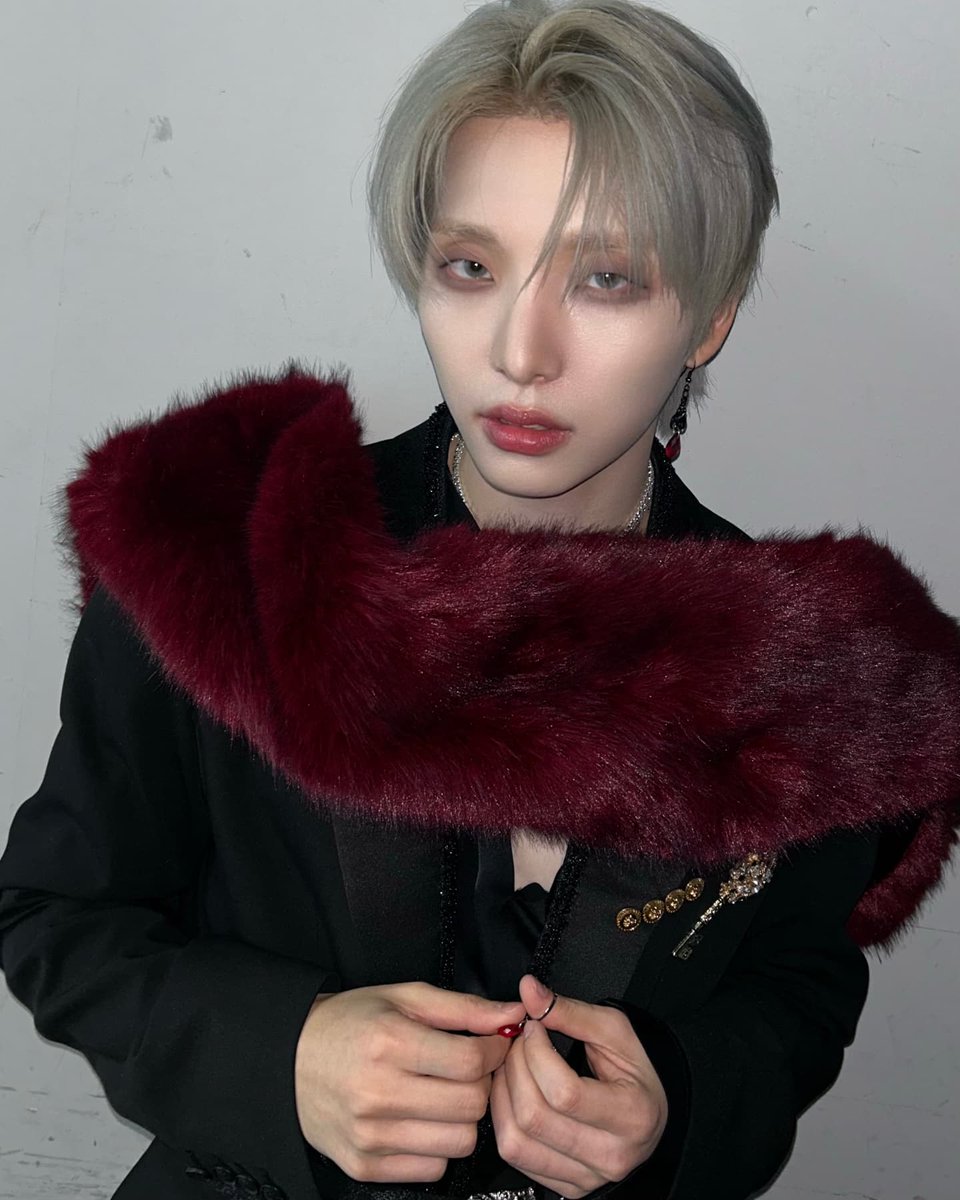 241108 | Seoho Instagram 

🌕🧛🏻🍷

#ONEUS #원어스 #SEOHO #ソホ #서호