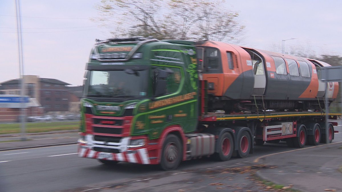 🚇 We’ve spent the last week chasing Glasgow’s old subway carriages about, as they went to new homes around the city 🏠

📺 You can see where some have ended up on tonight’s STV News at Six (West) and read more here 👉🏼 news.stv.tv/west-central/h…