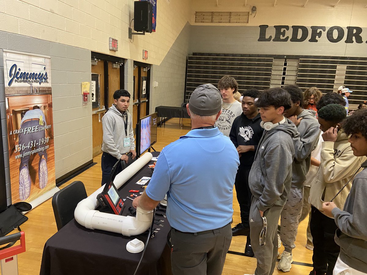 Lead_with_Z's tweet photo. It’s Career Day at Ledford High School! #CommunityConnections #LedfordProud #FutureFocus https://t.co/KcRhd0WsxZ
