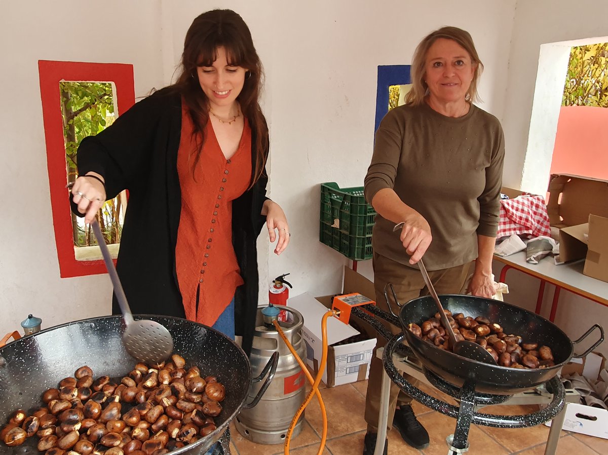 AlqueriaEduca's tweet photo. Compartimos contigo algunos momentos de nuestra entrañable "Fiesta del Otoño" .
Gracias a todas/todos por vuestro cariño y es un verdadero placer compartir educación también a través de momentos tan entrañables... https://t.co/hDcQP1xM2g