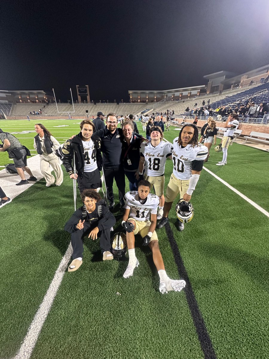 Team effort this year including my bride. Proud of our group. @joshuabarrow <a href="/CorbinAhman/">Corbin Ahman</a> will be missed. Foundations for the future <a href="/Jaire_Scott2026/">Jaire Scott 2026</a>