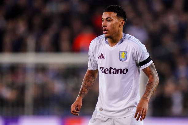 Mercado_Ingles's tweet photo. Aston Villa ha decidido implementar que los jugadores menores de 21 años no portarán el sponsor de Betano (Casa de Apuestas Griega) en la camiseta para los partidos de la UEFA Champions League y varios clubes podrian optar por el mismo modelo. https://t.co/2JkRIeTU3F