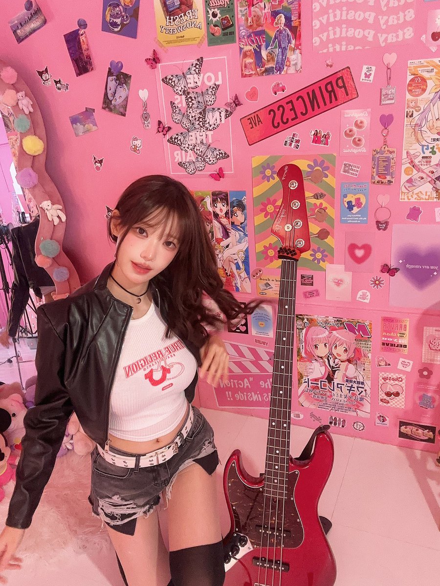 Pink Rock🎸🎸 #qwer #magenta #마젠타