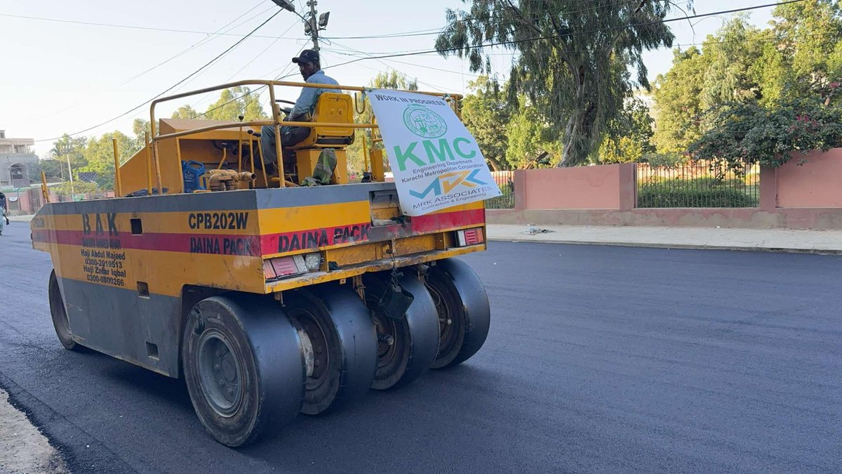 TalalChandio's tweet photo. وہ ہی KMC لیکن شہر میں کام ہورہا ہے اور شہریوں کو  کام ہوتا ہوا نظر آرہا ہے

Transforming Clifton Block 2 with improved infrastructure, ease, and beauty.
#KMC https://t.co/xCHTSXde8G