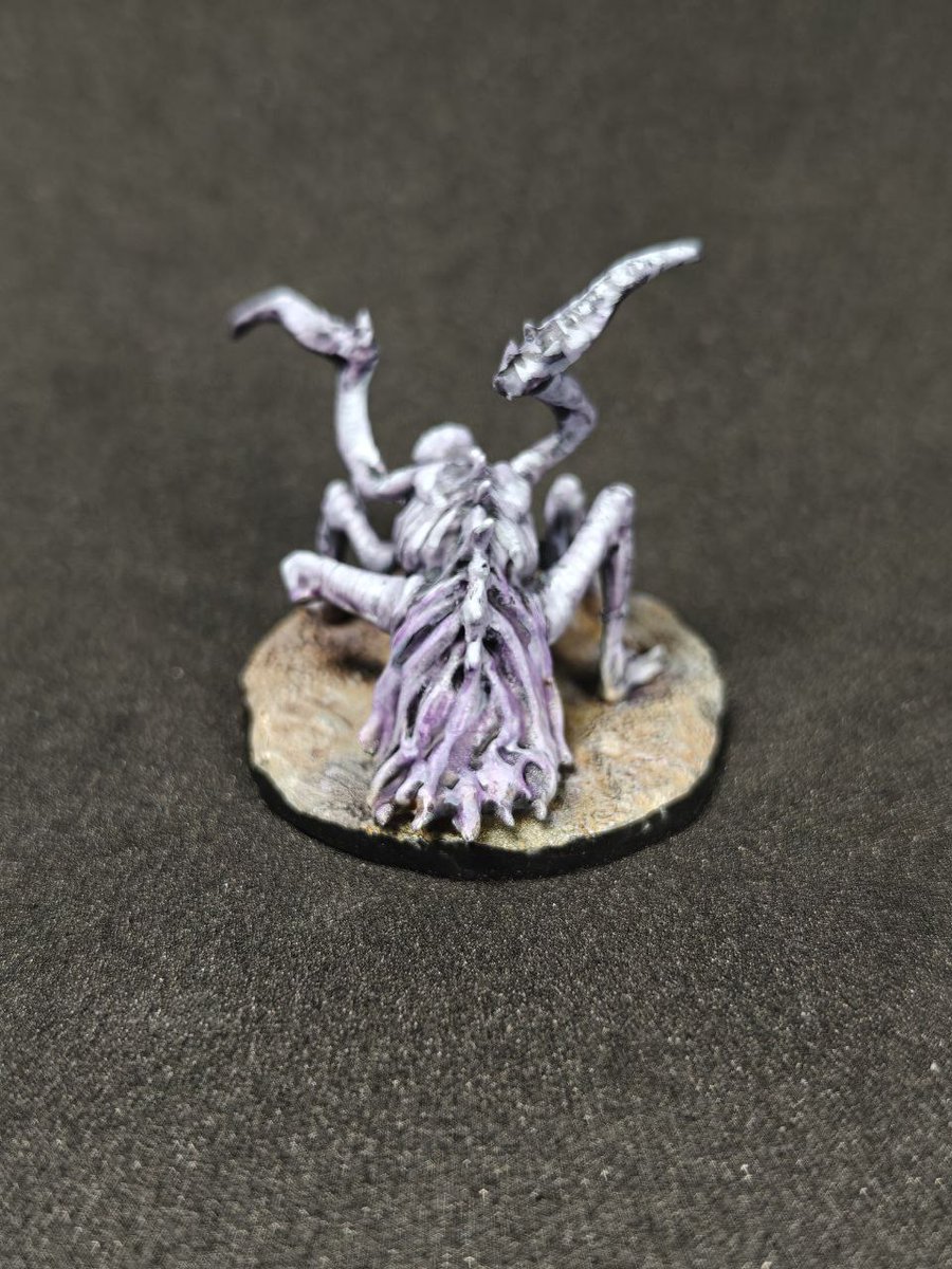 Today i started painting the new spider like faction from Bestiarum Miniatures, The Remade.

Is gonna be a long painting journey but I'm looking forward to it!

#vtuber #miniaturepainting #DnD