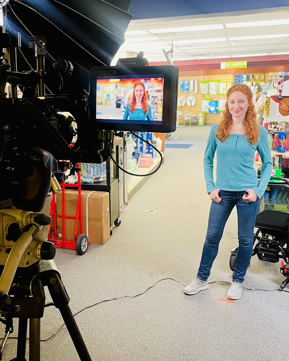 BekkaPrewitt's tweet photo. Always nice to have multiple days on set.😊
🙏🏻@HeymanTalent for the spot audition I booked!😃 OH-IO!
#actors #commercial #commercials #bekkaprewitt #actor #voactor #filmactor #tvactor #pcapactor #voiceactor #model #actress #ohio #ohioan #workingactor #buckeye #production https://t.co/HUcqE1ldq8