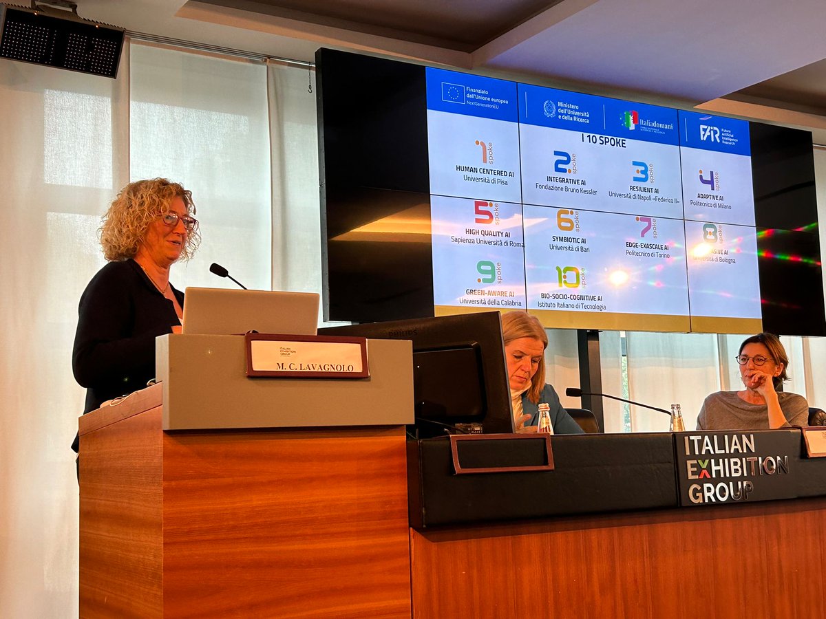 Oggi a Rimini all' <a href="/Ecomondo/">Ecomondo</a> , <a href="/MartaRapallini/">Marta Rapallini</a> , Program Manager di FAIR, ha illustrato nel panel 𝑃𝑎𝑟𝑡𝑛𝑒𝑟𝑠ℎ𝑖𝑝𝑠 𝑝𝑢𝑏𝑏𝑙𝑖𝑐𝑜-𝑝𝑟𝑖𝑣𝑎𝑡𝑒 il Dottorato Nazionale in #AI e piani di placement per giovani ricercatori. Moderato da <a href="/IlariaElisaLia/">Ilaria Vesentini</a> di <a href="/sole24ore/">IlSole24ORE</a> .