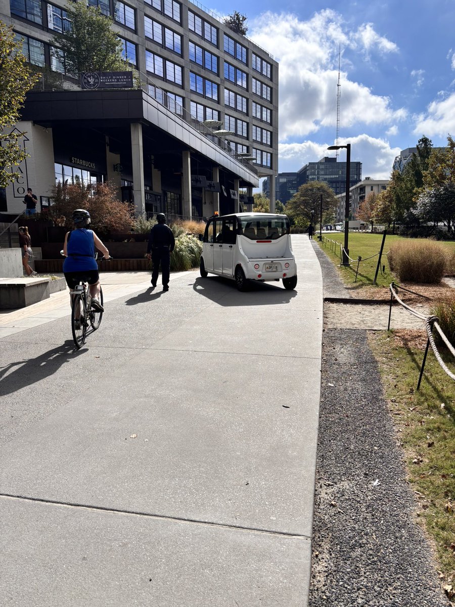 NathanClubb's tweet photo. What they want to replace BeltLine rail with.

Does this look like your desired future of the @AtlantaBeltline?

Thanks for the image @nathandaven 

Let’s all support @beltlinerailnow https://t.co/xw6GxcX38m
