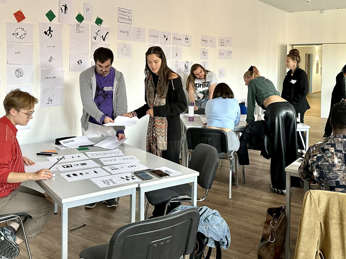JuliGudehus's tweet photo. It was a pleasure to work with this group, which was the most international I have ever worked with at universities, with Bulgarian, German, French, Italian, Norwegian, Portuguese, Russian, Spanish, Swahili, Thai and Vietnamese as mother tongues. @iconspell https://t.co/h1XJhQMA75