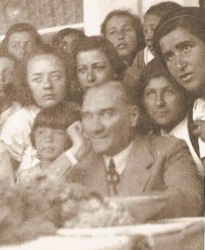 Ebedi Başöğretmen.