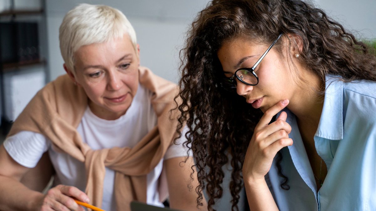 Getting_Smart's tweet image. In a new #GettingSmartBlog @akrebecca highlights the necessity of #personalizedlearning as a key #designprinciple. This approach is vital for adapting education to individual needs, enhancing engagement &amp;amp; preparing learners for future success: gettingsmart.com/2024/11/08/why…