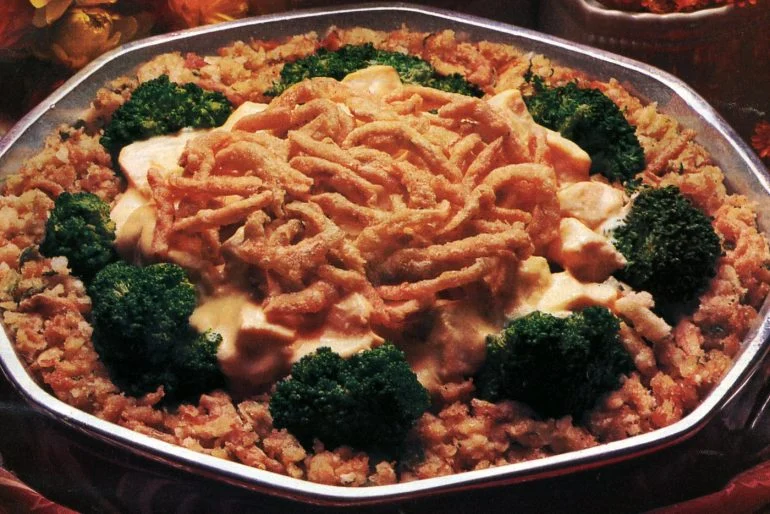 click_americana's tweet photo. Creamy chicken &amp; broccoli casserole is a comfort food classic! This 1985 recipe, with tender chicken, hearty broccoli and crispy onion topping, turns any night into something cozy &amp; special. 🥘 #RetroRecipes #ComfortFood #CasseroleClassic #ClickAmericana

https://t.co/YuD15s3MJm https://t.co/iUYS27hTpp