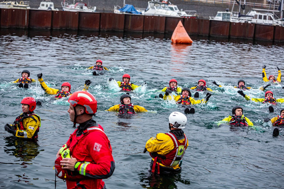 SWFireandRescue's tweet photo. On Wednesday, our Wholetime Conversion course recruits took their water rescue skills to the next level 🌊💪

📈 With a 36.2% increase in water rescues, it’s important our teams are prepared for any challenge!

Only 2 weeks left of their 6-week course—good luck to all!👏 https://t.co/5WEwvGmOWO