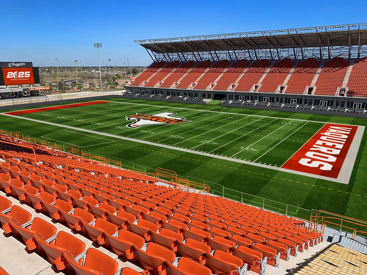 #AGTG I am blessed to say I received a D1 offer from University of Texas Rio Grande Valley Offered 🟢🟠