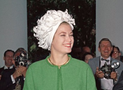 brightideas365's tweet photo. #TodaysBirthdays. Actors Grace Kelly (pictured), Ryan Gosling, &amp; Anne Hathaway. Writer #BenTravers. From music, Folk singer Neil Young, tenor #TudorDavies, #LesMcKeown (#BayCityRoller's). #GrantNicholas (#Feeder). Racing drivers #PaulEmery &amp; #PeterWhitehead. https://t.co/Cl7Hoc93bt